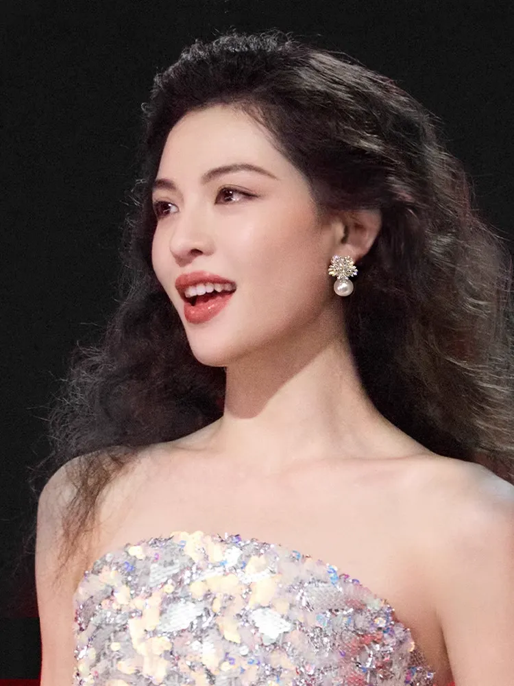Snowflake pearl earrings, stylish and high-end earrings