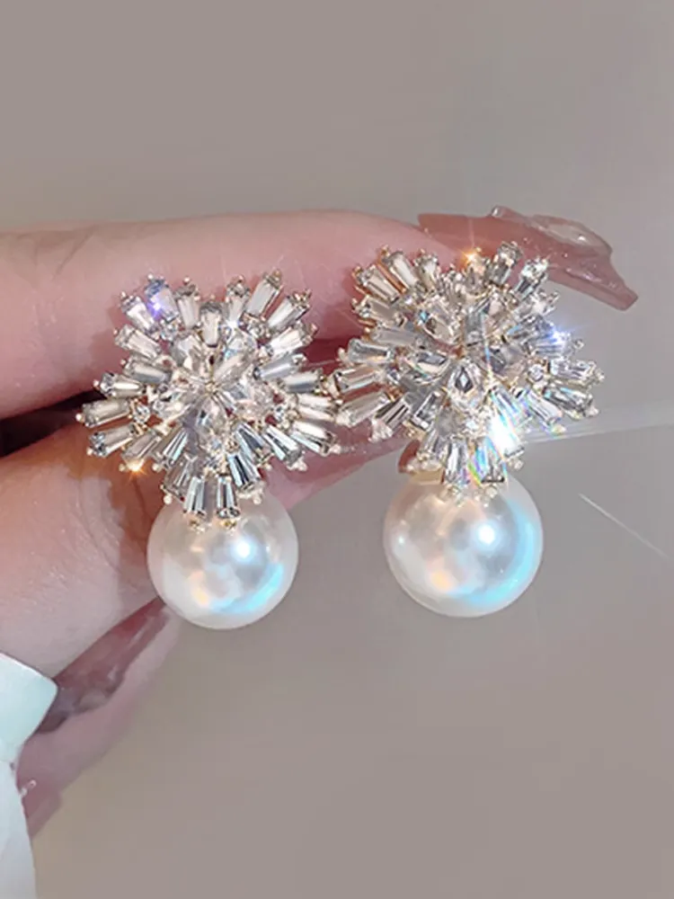 Snowflake pearl earrings, stylish and high-end earrings